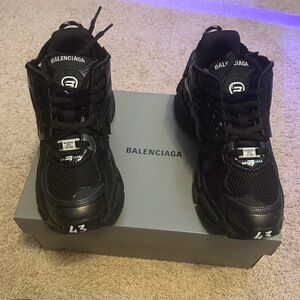 Balenciaga runners size 43